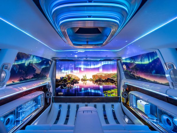 (c) Mercedes-Benz AG