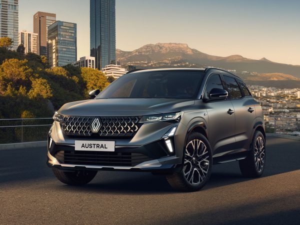 (c) Renault Communications