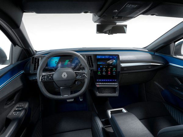 (c) Renault Communications