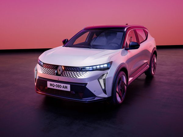 (c) Renault Communications