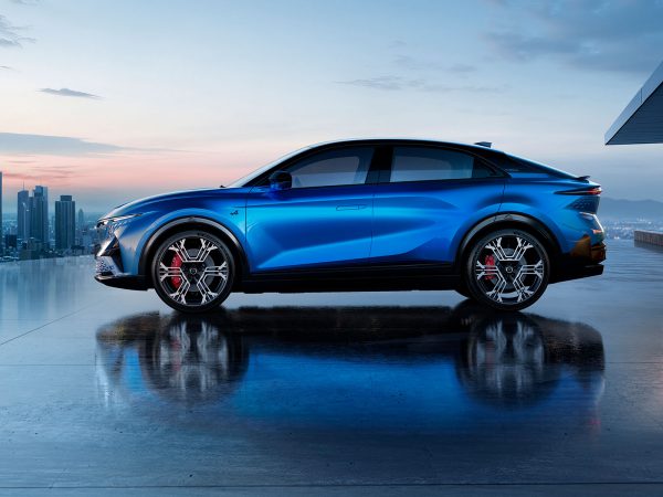 (c) Renault Communications