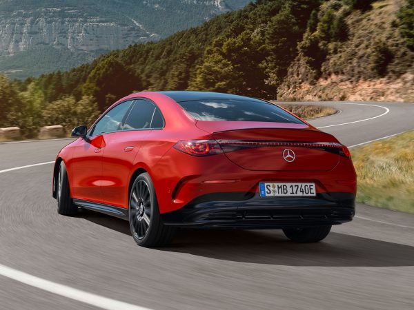 (c) Mercedes-Benz AG