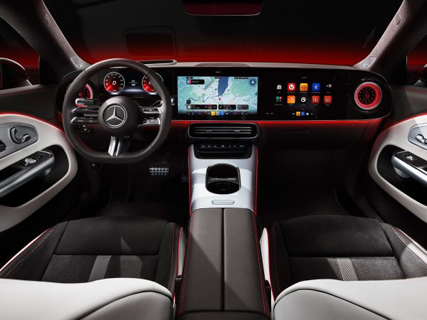 (c) Mercedes-Benz AG