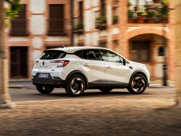 (c) Renault Communications