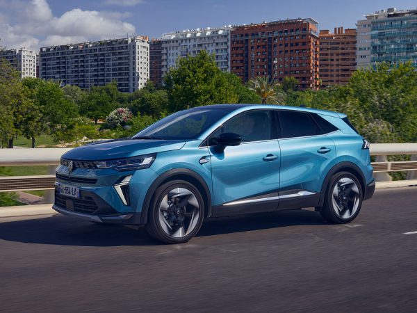 (c) Renault Communications