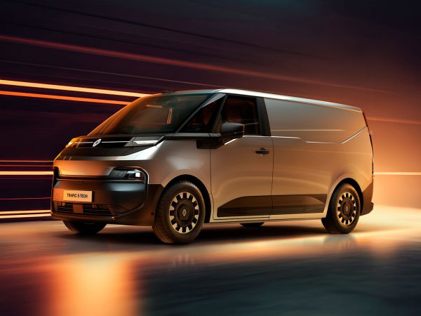 (c) Renault Communications
