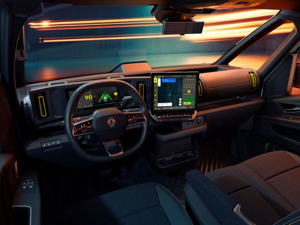 (c) Renault Communications