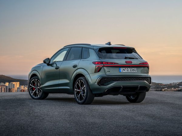 (c) Audi AG