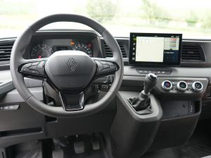 Renault Master L2H2 blue dci 150 (c) Johannes Ibrahim