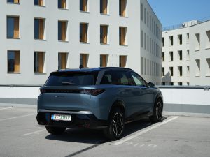 Peugeot e-5008 GT (c) Kyrillos Ibrahim