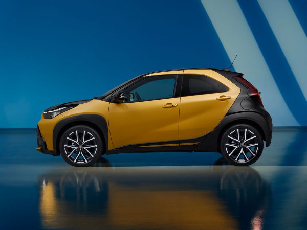 (c) Toyota