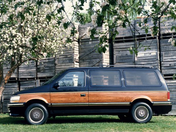 Chrysler Town & Country (c) Chrysler