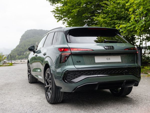 (c) Audi AG