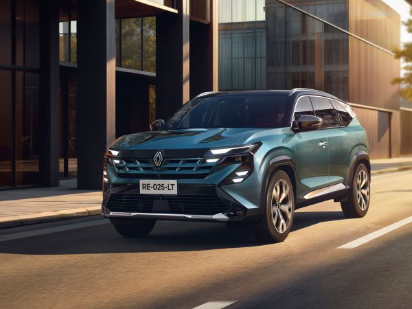 (c) Renault Communications