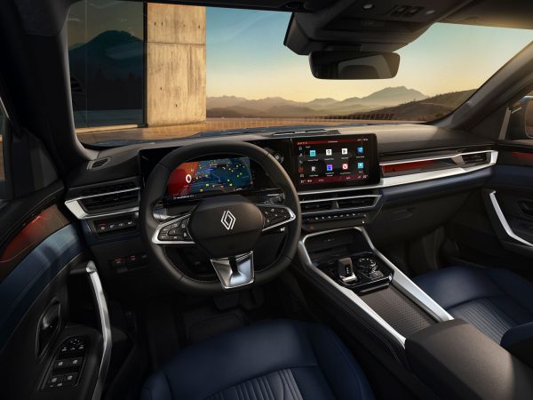 (c) Renault Communications