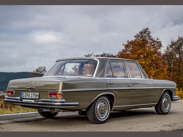 (c) Mercedes-Benz Group