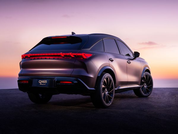 (c) Infiniti