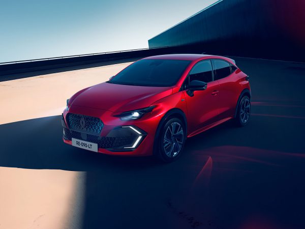 (c) Renault Communications
