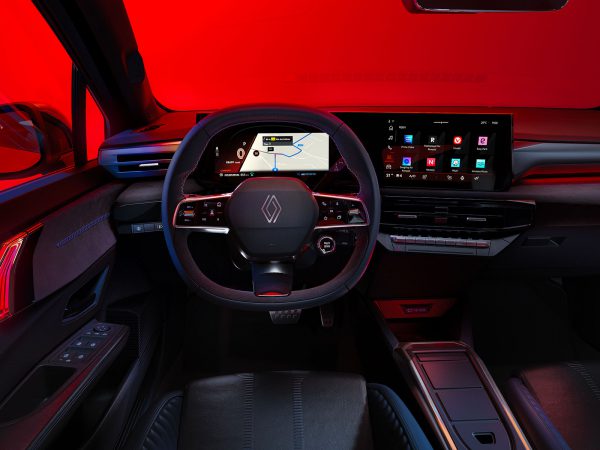 (c) Renault Communications