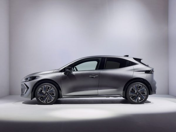 (c) Renault Communications